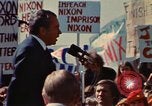 Immagine di Richard Nixon parla alla folla Saginaw Michigan USA, 1974, secondo 58 filmato di repertorio 65675073722