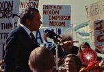 Immagine di Richard Nixon parla alla folla Saginaw Michigan USA, 1974, secondo 62 filmato di repertorio 65675073722