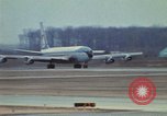 Standbild Air Force One Flugzeuge Saginaw Michigan USA, 1974, aus Sekunde 20 historischem Filmmaterial Videoclip 65675073725