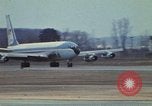 Standbild Air Force One Flugzeuge Saginaw Michigan USA, 1974, aus Sekunde 24 historischem Filmmaterial Videoclip 65675073725
