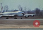 Standbild Air Force One Flugzeuge Saginaw Michigan USA, 1974, aus Sekunde 25 historischem Filmmaterial Videoclip 65675073725