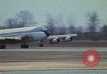 Standbild Air Force One Flugzeuge Saginaw Michigan USA, 1974, aus Sekunde 26 historischem Filmmaterial Videoclip 65675073725