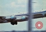 Standbild Air Force One Flugzeuge Saginaw Michigan USA, 1974, aus Sekunde 35 historischem Filmmaterial Videoclip 65675073725