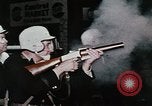 Standbild kriegsfeindliche Demonstranten United States USA, 1968, aus Sekunde 8 historischem Filmmaterial Videoclip 65675073744