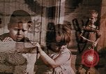 Standbild amerikanische Kinder United States USA, 1968, aus Sekunde 28 historischem Filmmaterial Videoclip 65675073748