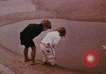 Standbild amerikanische Kinder United States USA, 1968, aus Sekunde 47 historischem Filmmaterial Videoclip 65675073748