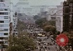 Standbild Demonstranten Washington DC USA, 1969, aus Sekunde 26 historischem Filmmaterial Videoclip 65675073765