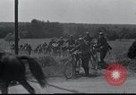 Standbild deutsche Truppen Frankreich, 1940, aus Sekunde 34 historischem Filmmaterial Videoclip 65675073799