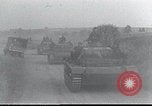 Standbild deutsche Truppen Frankreich, 1940, aus Sekunde 11 historischem Filmmaterial Videoclip 65675073801
