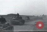 Standbild deutsche Truppen Frankreich, 1940, aus Sekunde 26 historischem Filmmaterial Videoclip 65675073801