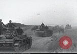 Standbild deutsche Truppen Frankreich, 1940, aus Sekunde 31 historischem Filmmaterial Videoclip 65675073801
