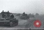 Standbild deutsche Truppen Frankreich, 1940, aus Sekunde 32 historischem Filmmaterial Videoclip 65675073801
