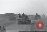Standbild deutsche Truppen Frankreich, 1940, aus Sekunde 36 historischem Filmmaterial Videoclip 65675073801