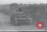 Standbild deutsche Truppen Frankreich, 1940, aus Sekunde 46 historischem Filmmaterial Videoclip 65675073801