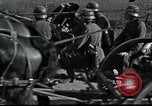 Standbild deutsche Truppen Frankreich, 1940, aus Sekunde 16 historischem Filmmaterial Videoclip 65675073803