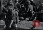Standbild deutsche Truppen Frankreich, 1940, aus Sekunde 23 historischem Filmmaterial Videoclip 65675073803