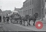 Standbild französische Familien Frankreich, 1940, aus Sekunde 39 historischem Filmmaterial Videoclip 65675073804