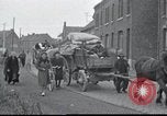 Standbild französische Familien Frankreich, 1940, aus Sekunde 42 historischem Filmmaterial Videoclip 65675073804