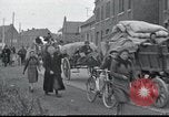 Standbild französische Familien Frankreich, 1940, aus Sekunde 46 historischem Filmmaterial Videoclip 65675073804
