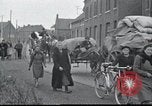 Standbild französische Familien Frankreich, 1940, aus Sekunde 47 historischem Filmmaterial Videoclip 65675073804