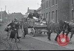 Standbild französische Familien Frankreich, 1940, aus Sekunde 57 historischem Filmmaterial Videoclip 65675073804