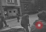Standbild Leichen Deutschland, 1945, aus Sekunde 18 historischem Filmmaterial Videoclip 65675073818
