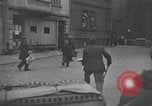 Standbild Leichen Deutschland, 1945, aus Sekunde 20 historischem Filmmaterial Videoclip 65675073818