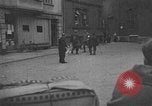 Standbild Leichen Deutschland, 1945, aus Sekunde 24 historischem Filmmaterial Videoclip 65675073818
