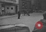 Standbild Leichen Deutschland, 1945, aus Sekunde 25 historischem Filmmaterial Videoclip 65675073818