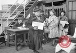 Standbild Jüdische Flüchtlinge Shanghai China, 1938, aus Sekunde 17 historischem Filmmaterial Videoclip 65675073823