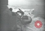 Standbild Underwater demolition Team Balikpapan Borneo Indonesien, 1945, aus Sekunde 26 historischem Filmmaterial Videoclip 65675073846