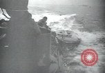 Standbild Underwater demolition Team Balikpapan Borneo Indonesien, 1945, aus Sekunde 28 historischem Filmmaterial Videoclip 65675073846