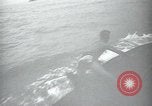 Standbild Underwater demolition Team Balikpapan Borneo Indonesien, 1945, aus Sekunde 44 historischem Filmmaterial Videoclip 65675073846