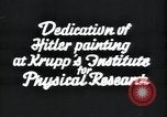 Standbild Gemälde von Adolf Hitler Deutschland, 1934, aus Sekunde 6 historischem Filmmaterial Videoclip 65675073852