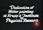 Standbild Gemälde von Adolf Hitler Deutschland, 1934, aus Sekunde 9 historischem Filmmaterial Videoclip 65675073852