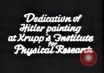 Standbild Gemälde von Adolf Hitler Deutschland, 1934, aus Sekunde 10 historischem Filmmaterial Videoclip 65675073852