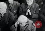Image les aumôniers Allemagne, 1945, de la seconde 11 séquences d'archives historiques vidéo 65675073857