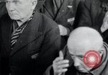 Image les aumôniers Allemagne, 1945, de la seconde 21 séquences d'archives historiques vidéo 65675073857