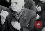 Image les aumôniers Allemagne, 1945, de la seconde 35 séquences d'archives historiques vidéo 65675073857