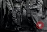 Immagine di Orfani ebraica di Buchenwald lasciando Weimar Weimar in Germania, 1945, secondo 18 filmato di repertorio 65675073866