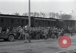 Immagine di Orfani ebraica di Buchenwald lasciando Weimar Weimar in Germania, 1945, secondo 23 filmato di repertorio 65675073866