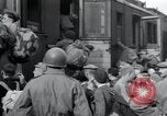 Immagine di Orfani ebraica di Buchenwald lasciando Weimar Weimar in Germania, 1945, secondo 36 filmato di repertorio 65675073866