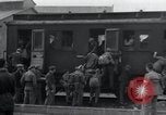 Immagine di Orfani ebraica di Buchenwald lasciando Weimar Weimar in Germania, 1945, secondo 54 filmato di repertorio 65675073866