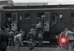 Immagine di Orfani ebraica di Buchenwald lasciando Weimar Weimar in Germania, 1945, secondo 57 filmato di repertorio 65675073866