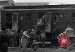 Immagine di Orfani ebraica di Buchenwald lasciando Weimar Weimar in Germania, 1945, secondo 58 filmato di repertorio 65675073866