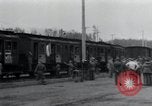 Immagine di Orfani ebraica da Buchenwald Campo di Concentramento seconda guerra mondiale Weimar in Germania, 1945, secondo 3 filmato di repertorio 65675073867