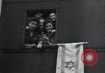 Immagine di Orfani ebraica da Buchenwald Campo di Concentramento seconda guerra mondiale Weimar in Germania, 1945, secondo 21 filmato di repertorio 65675073867