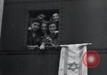 Immagine di Orfani ebraica da Buchenwald Campo di Concentramento seconda guerra mondiale Weimar in Germania, 1945, secondo 23 filmato di repertorio 65675073867