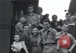 Immagine di Orfani ebraica da Buchenwald Campo di Concentramento seconda guerra mondiale Weimar in Germania, 1945, secondo 31 filmato di repertorio 65675073867