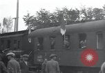 Immagine di Orfani ebraica da Buchenwald Campo di Concentramento seconda guerra mondiale Weimar in Germania, 1945, secondo 50 filmato di repertorio 65675073867